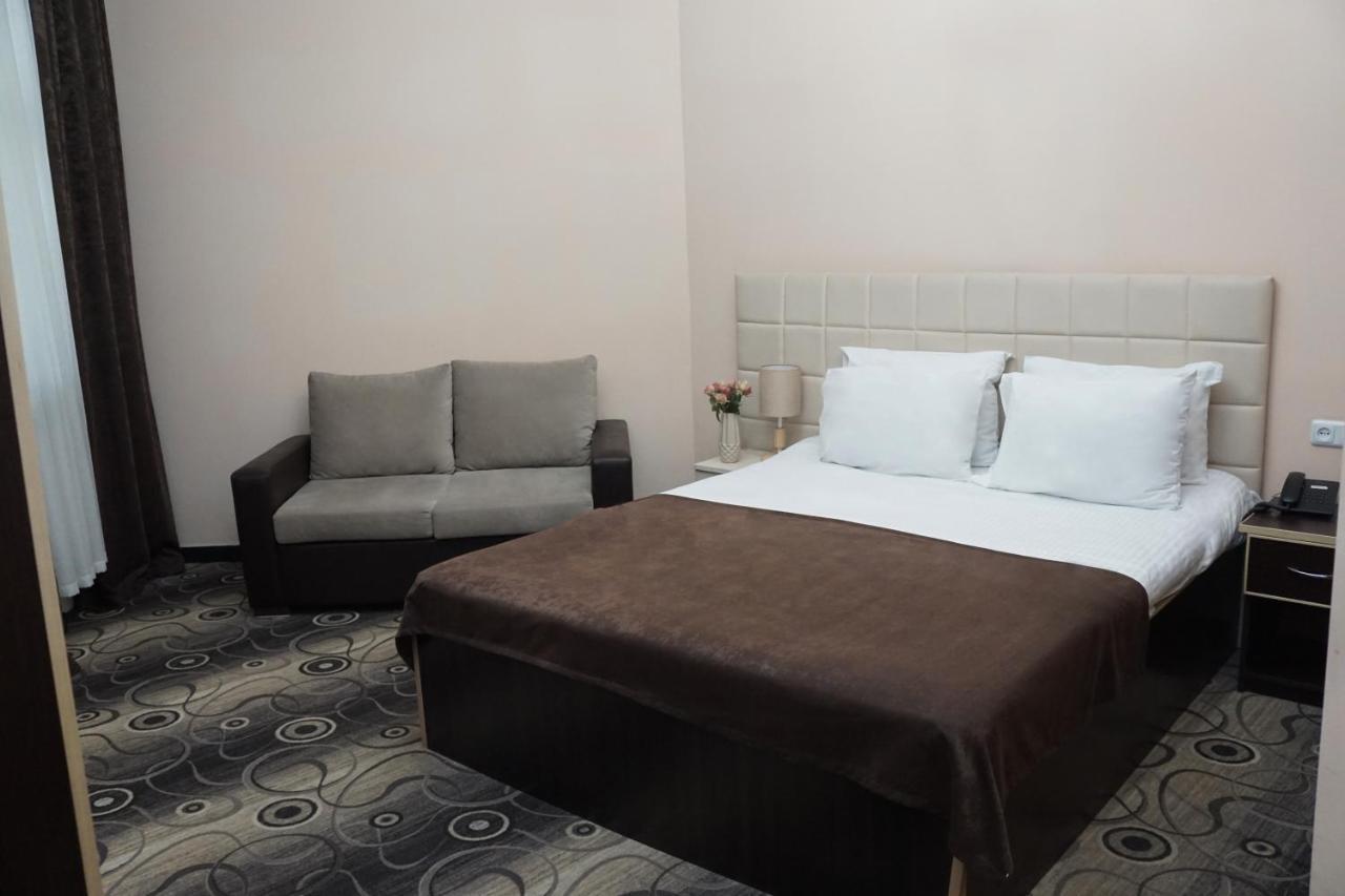 Nor Yerevan Hotel Exterior photo