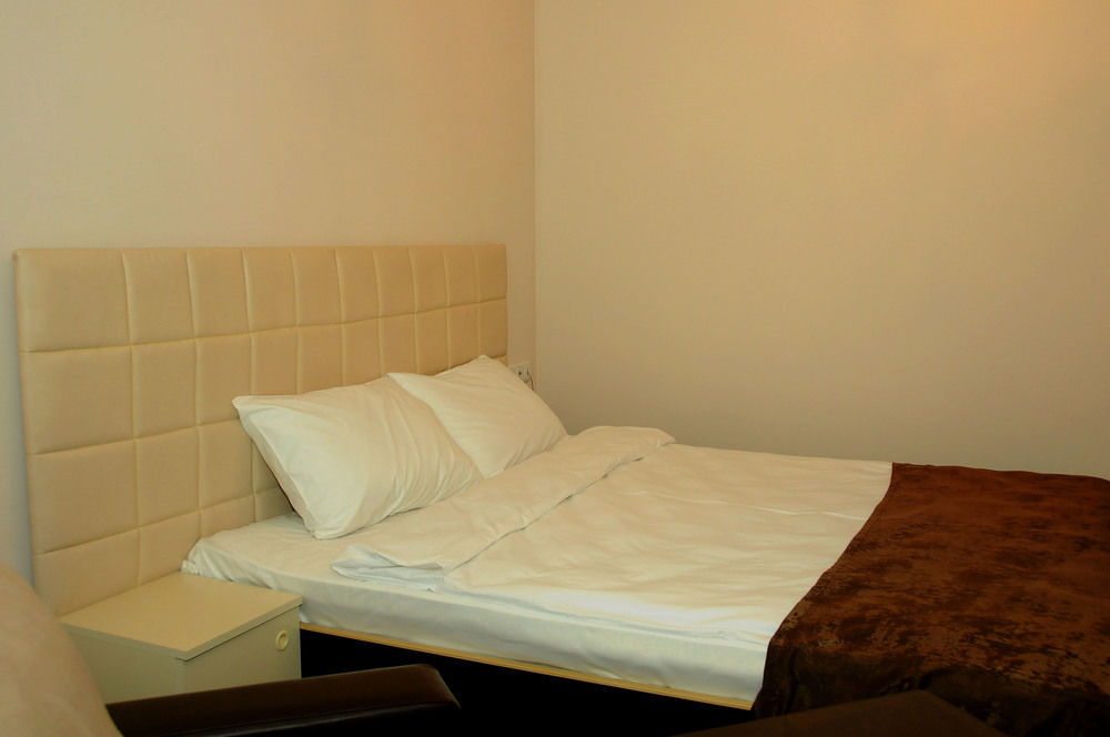 Nor Yerevan Hotel Exterior photo